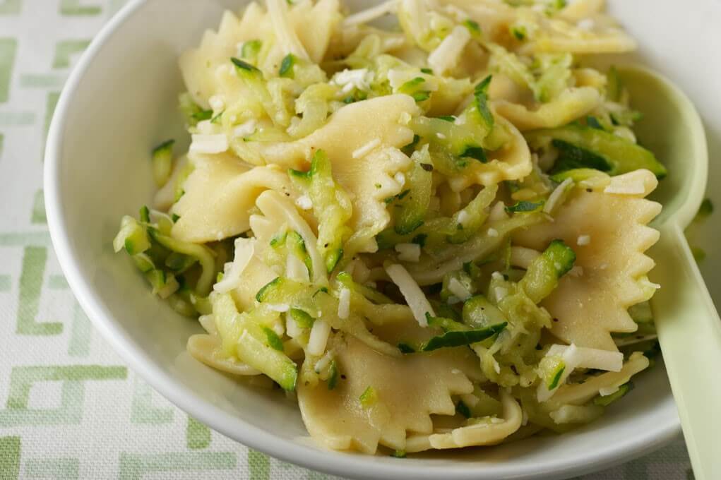 bow-tie-pasta-with-zucchini-sauce