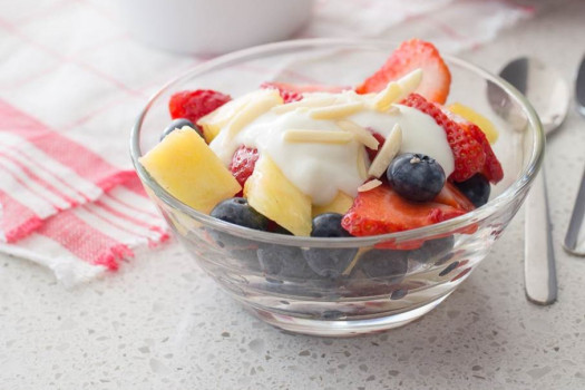 Fruit-Salad-with-Yogurt