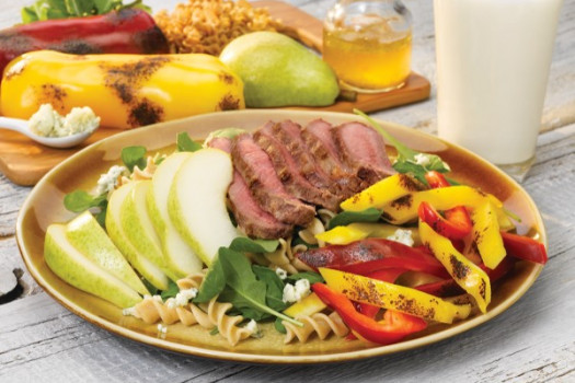 Grilled-Steak-and-Peppers-Salad-with-Pears