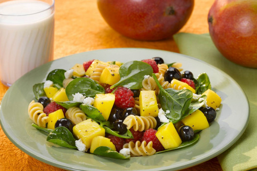 Mango-Berry-Rotini-Salad_BerriesPastaMeal