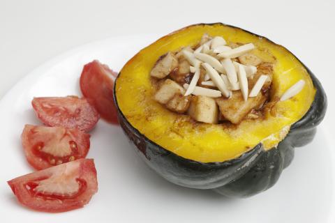 USDA-ARS-Baked-Acorn-Squash-with-Apples-stock_0